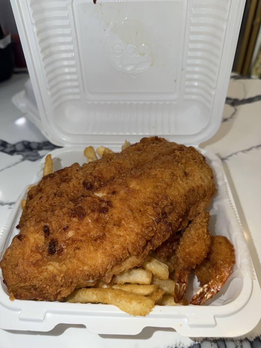 Fried whiting with tostones